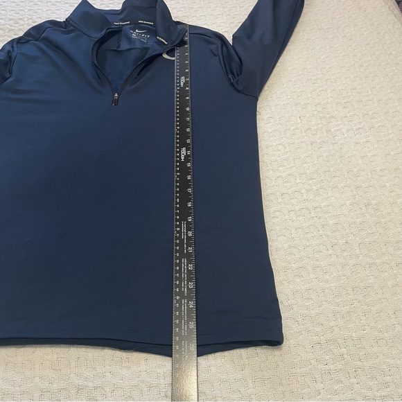 Nike  Navy Men’s Dri Fit 1/4 Zip~ size medium Great for everyday or active wear - Picture 6 of 8